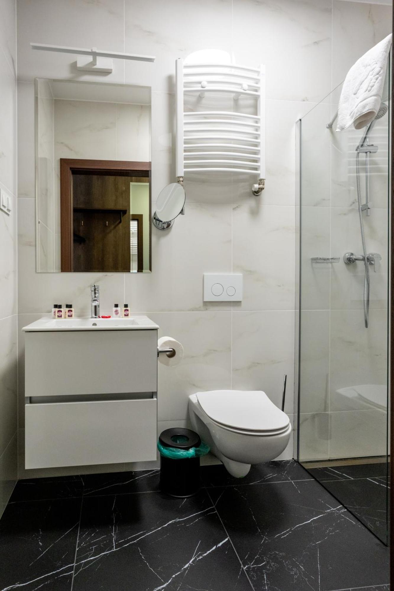 Sleep&Fly Okecie Warsaw Airport Bed & Breakfast Luaran gambar
