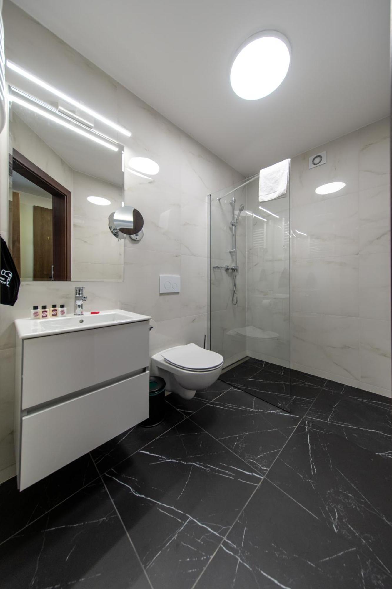 Sleep&Fly Okecie Warsaw Airport Bed & Breakfast Luaran gambar