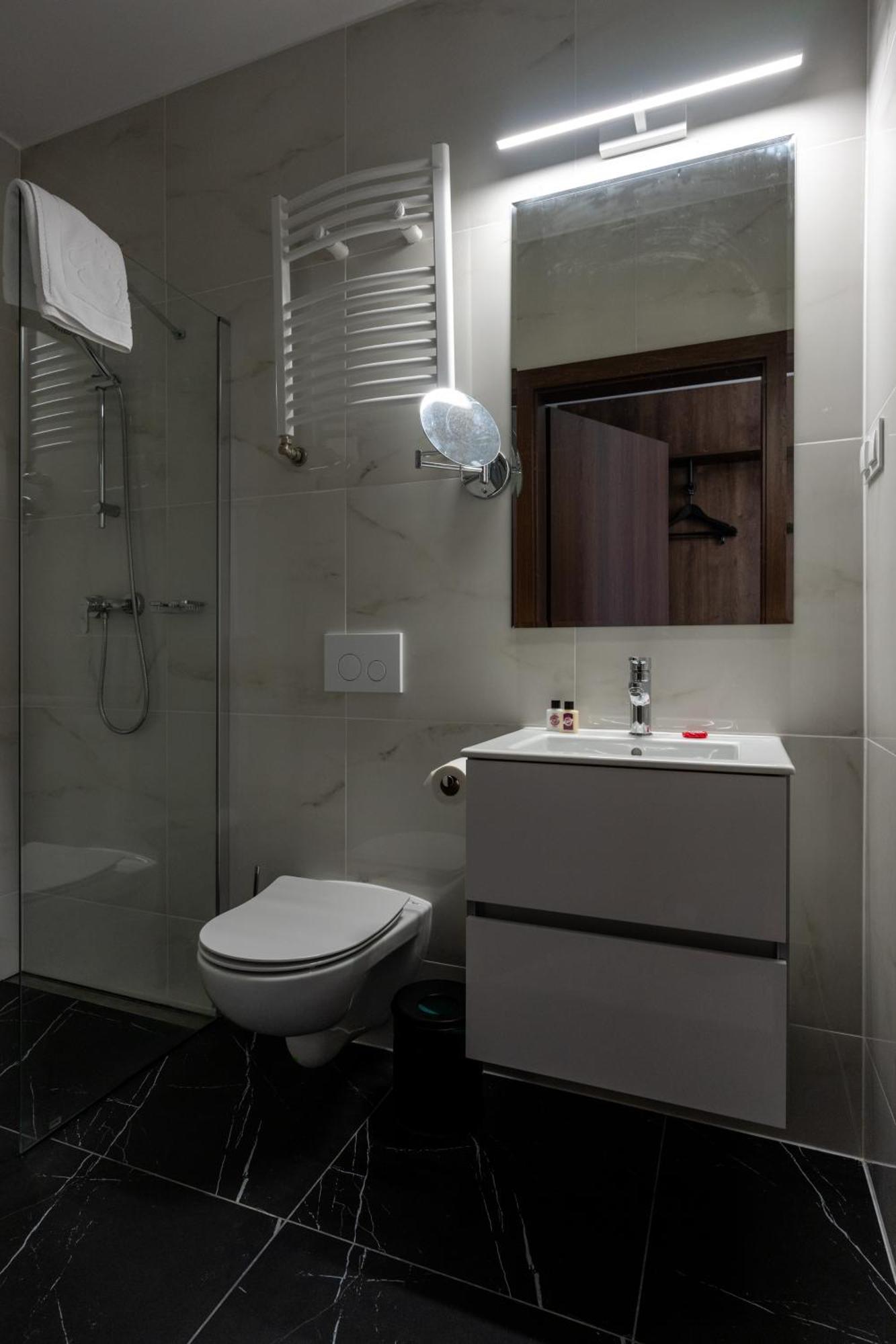 Sleep&Fly Okecie Warsaw Airport Bed & Breakfast Luaran gambar