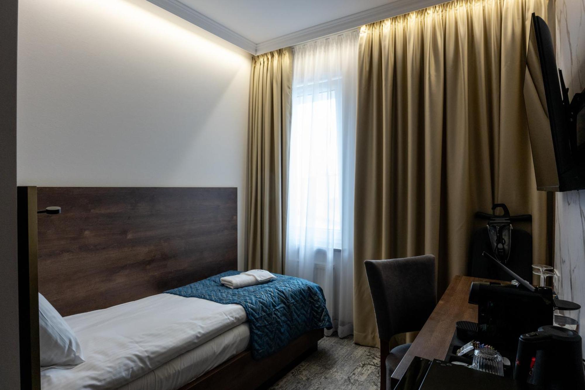 Sleep&Fly Okecie Warsaw Airport Bed & Breakfast Luaran gambar