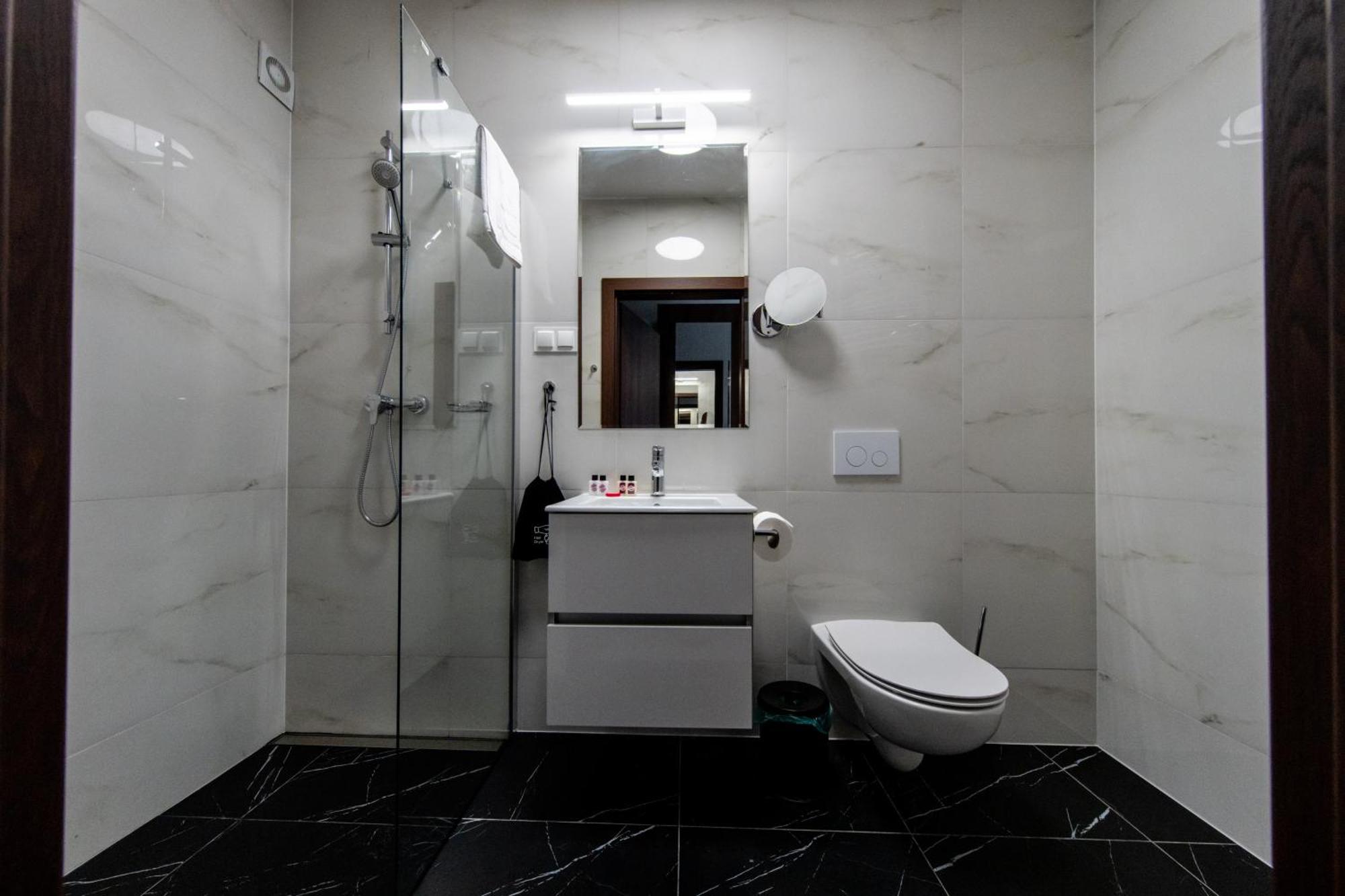 Sleep&Fly Okecie Warsaw Airport Bed & Breakfast Luaran gambar