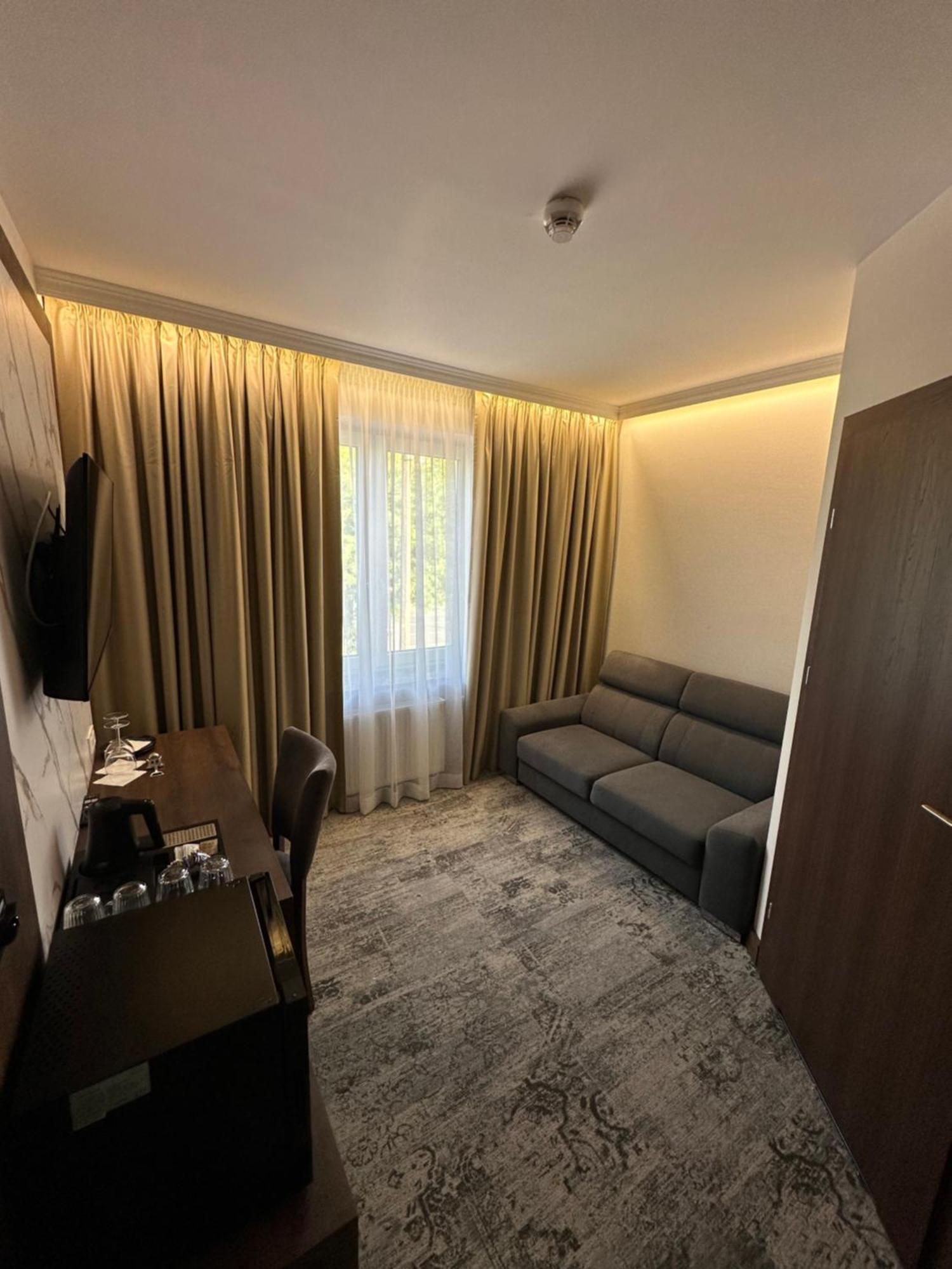 Sleep&Fly Okecie Warsaw Airport Bed & Breakfast Luaran gambar